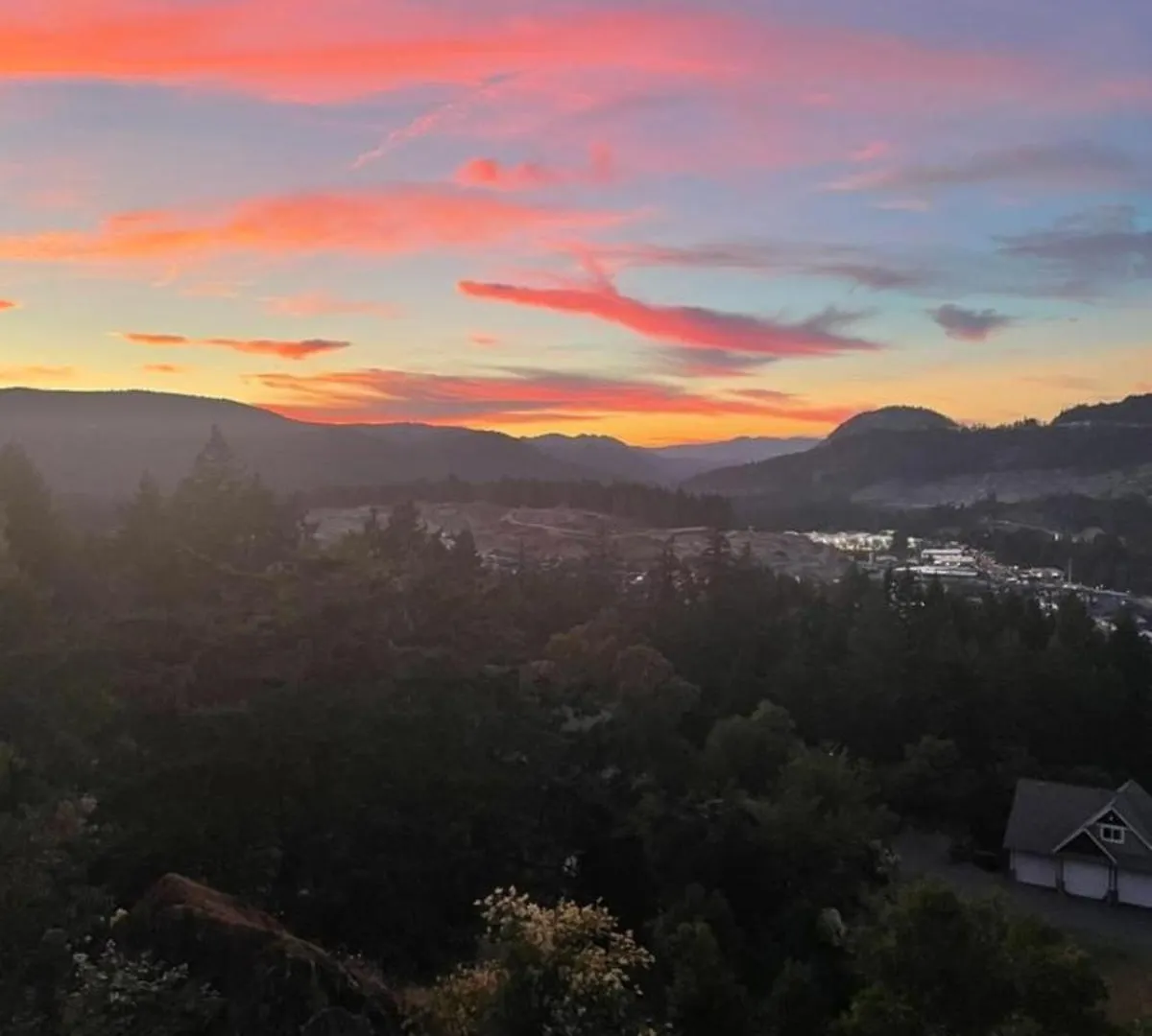 Beautiful Home W Amazing Views Victoria